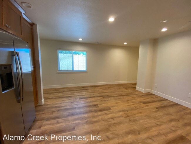Building Photo - 1 br, 1 bath House - 608 West Street