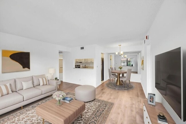 Building Photo - 7226 Golf Colony Ct