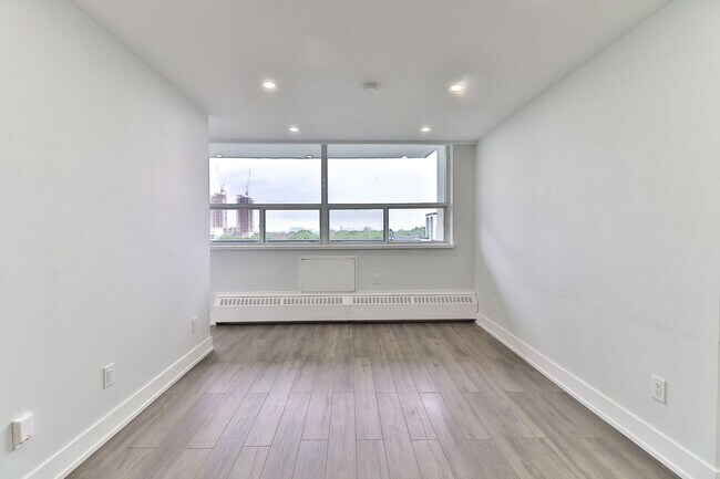 Building Photo - Rialto Apartments