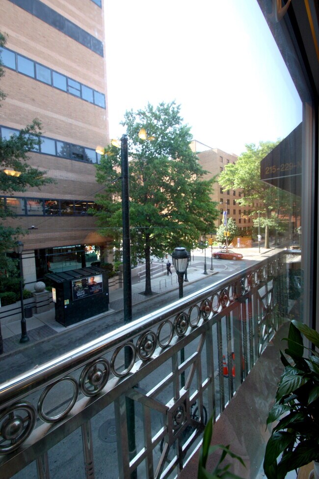 Foto del edificio - 138 S 11th St