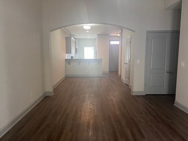 Foto del edificio - 721 Buddy Ct