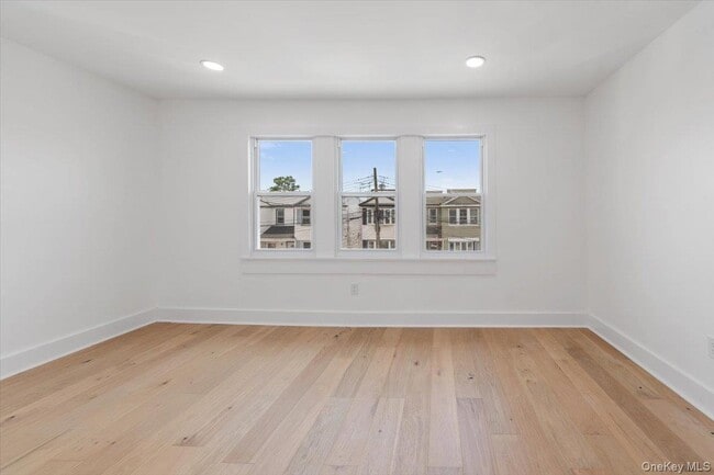 Building Photo - 104-17 Rosita Pl