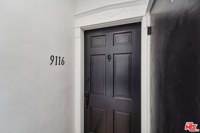 Foto del edificio - 9116 W 3rd St