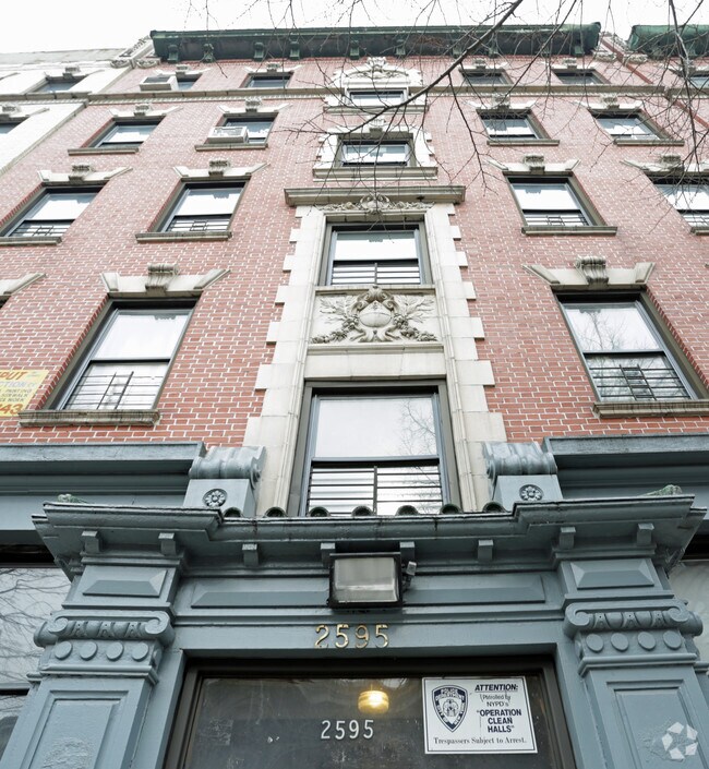 Foto del edificio - 2595 Briggs