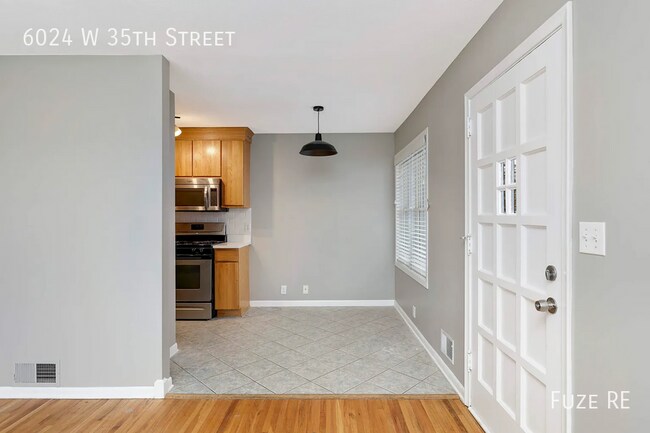 Building Photo - 6024 W 35th St