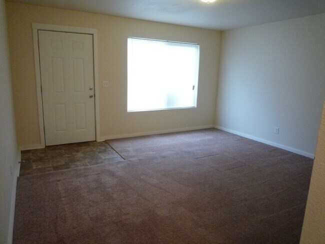 Foto del edificio - 1956 S G St