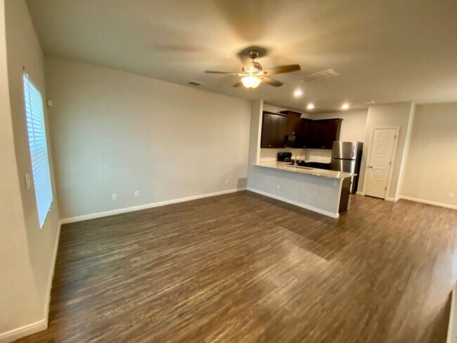 Building Photo - Great space w/ upstairs loft area as well!...