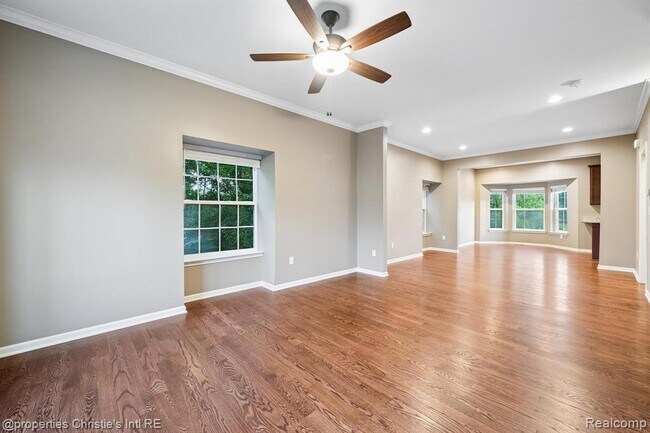 Foto del edificio - 22051 Parkview Dr