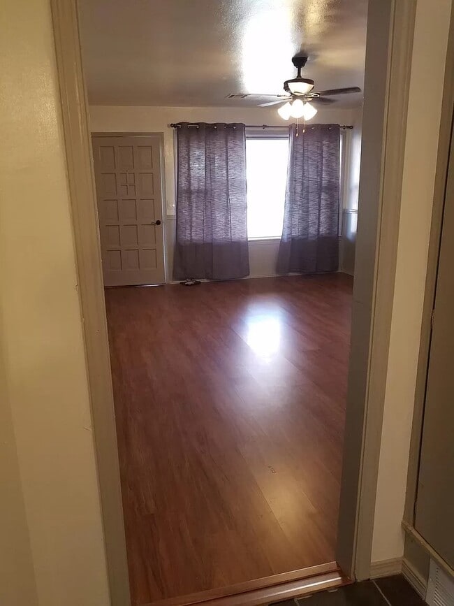 Foto del edificio - 3724 NW 52nd St