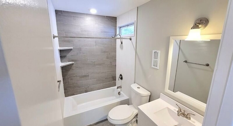 Building Photo - 9027 Wedd St