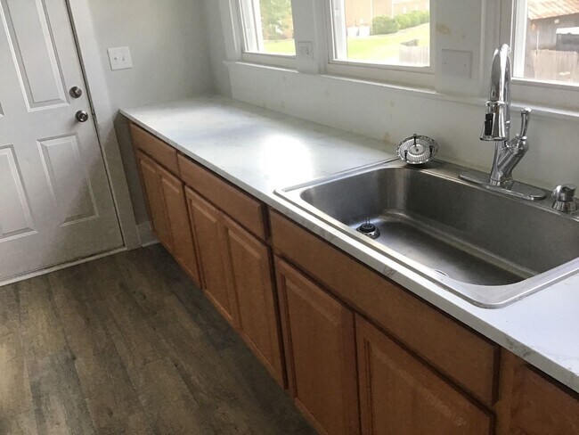 Foto del edificio - 607 N High St