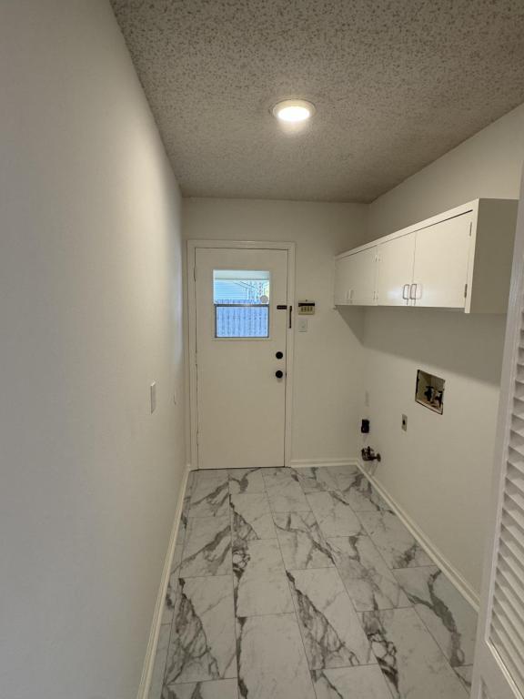 Building Photo - 1413 Briarhurst Dr