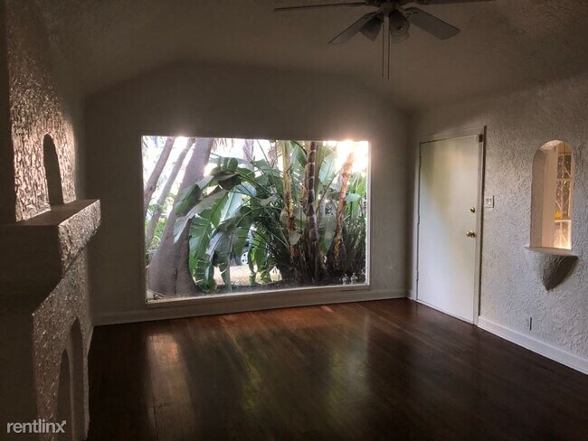 Building Photo - 2 br, 1 bath House - 905 N Stanley Ave