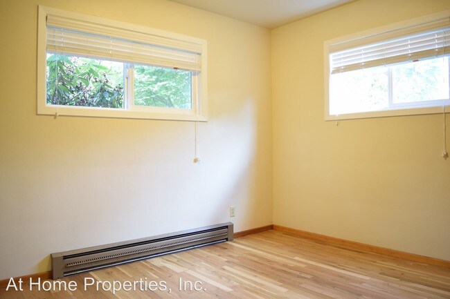 Building Photo - 2970 NW Johnson Ave