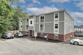 Building Photo - 855 Providence St