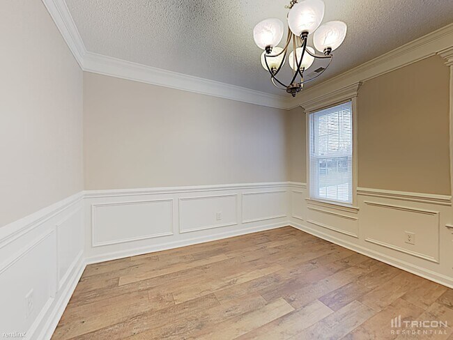 Building Photo - 2602 Devon Dr