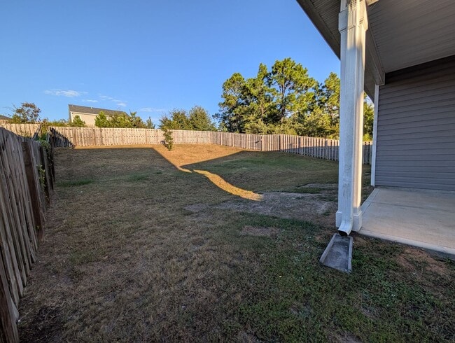 Building Photo - 445 Saffron Ct