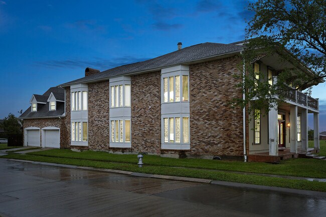 Foto del edificio - 3820 Evangeline Ave