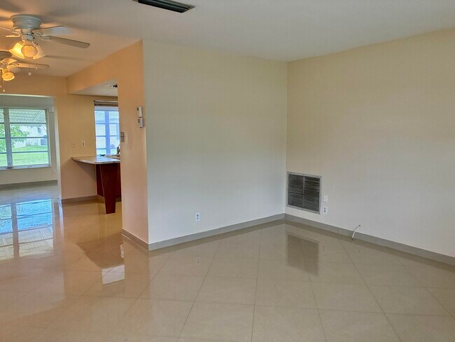 Foto del edificio - 7470 NW 7th Pl