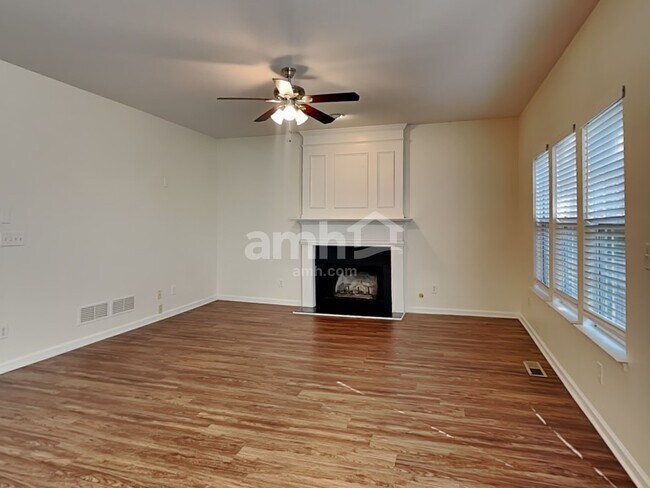 Building Photo - 535 Winter View Way