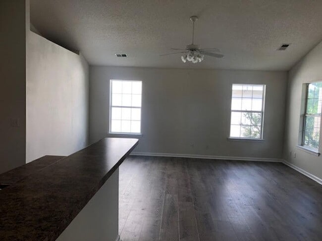 Building Photo - 5 Binnacle Ln