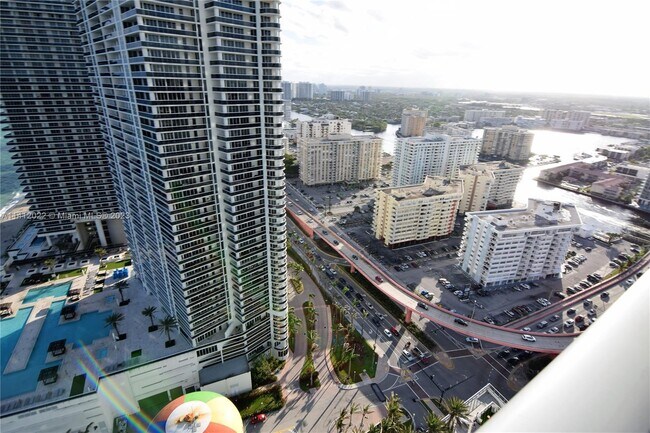 Foto del edificio - 4111 S Ocean Dr