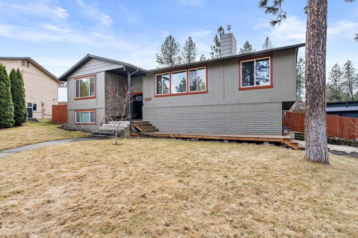 Primary Photo - 2945 W 19th Ave