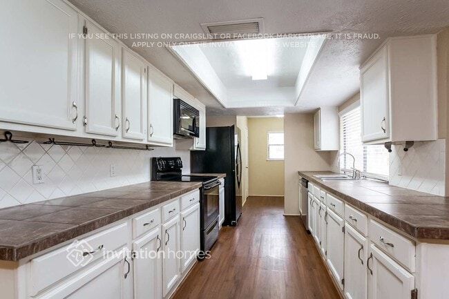 Building Photo - 3919 Cypressdale Dr