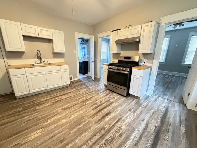 Building Photo - 2105 Murray Hill Rd