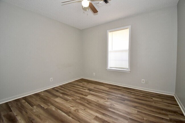 Foto del edificio - Centrally Located 3 Bed 1.5 Bath Home in Ruston