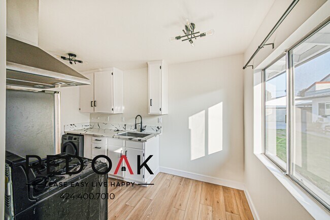 Foto del edificio - 8136 Constance St