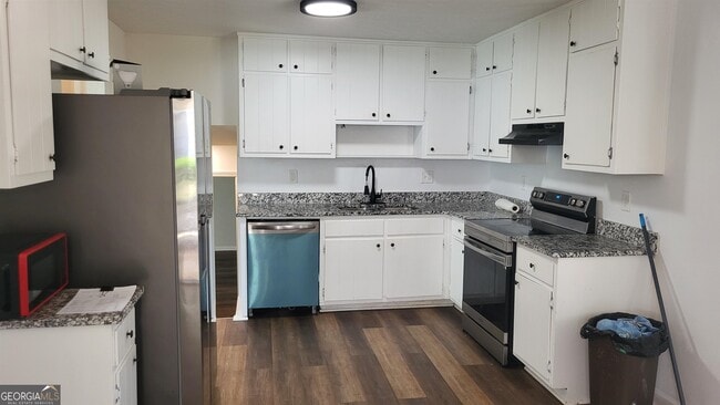 Building Photo - 912 Curry Cir SE
