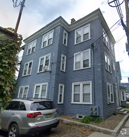 Building Photo - 5 Elmer St
