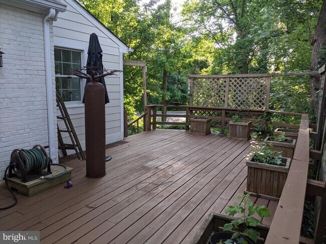 Foto del edificio - 4855 Reservoir Rd NW