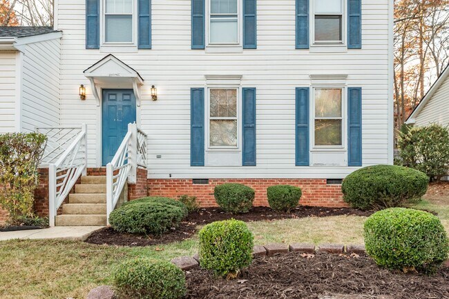 Building Photo - $500 Off First Month's Rent! Upgraded Spac...
