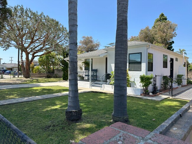 Patio delantero - 4477 Harding Ave