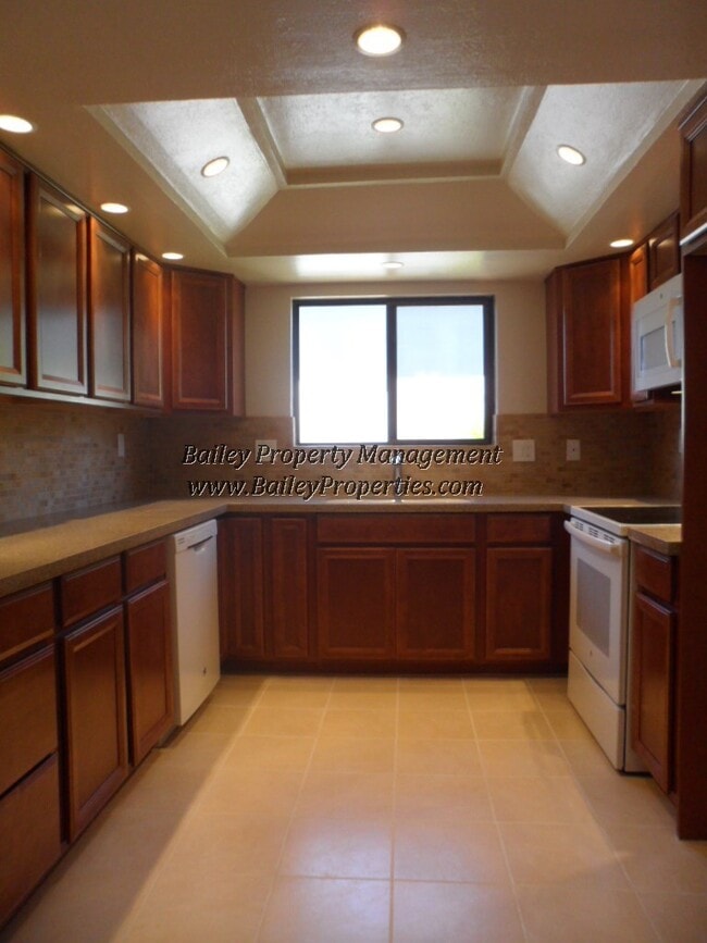 Building Photo - Gorgeous Seascape Townhouse