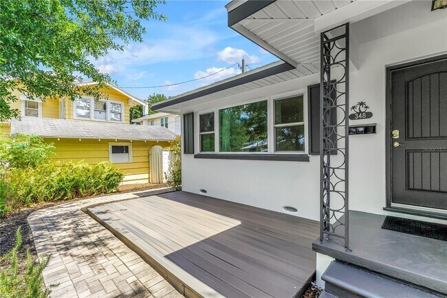 Foto del edificio - 348 11th Ave NE