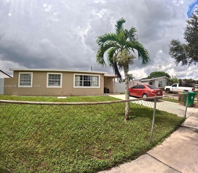Foto del edificio - 5720 SW 38th Ct