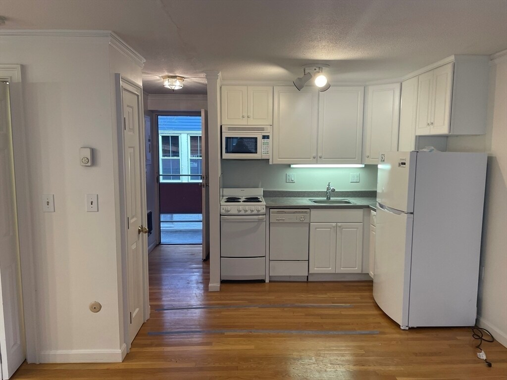 Foto principal - 1691 Cambridge St