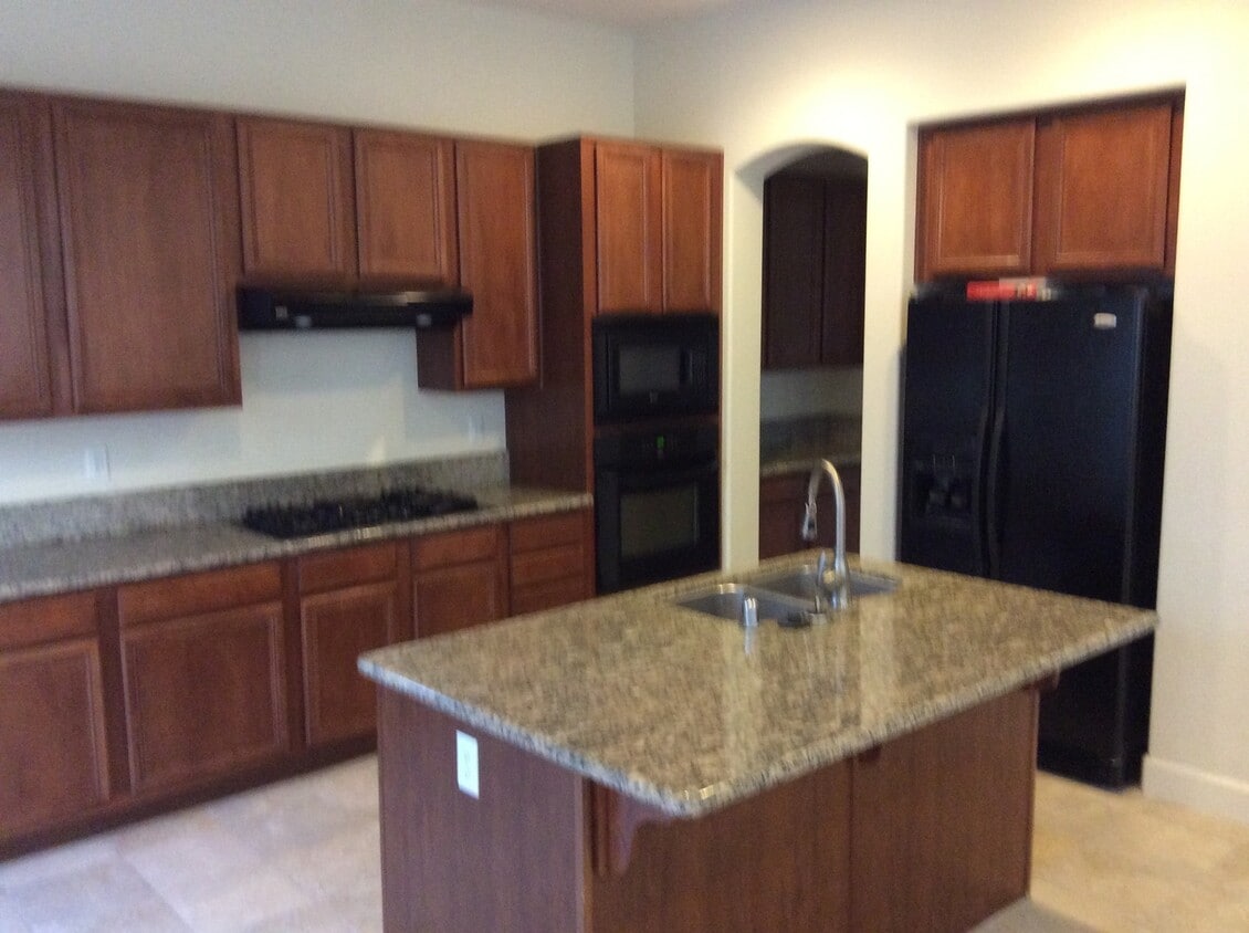 Building Photo - 1648 Sawtooth Trail