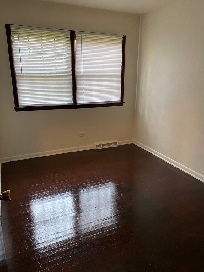 Foto del edificio - 518 Anderson Blvd