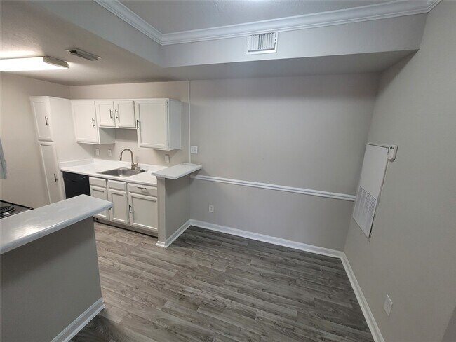 Foto del edificio - 7250 W Greens Rd