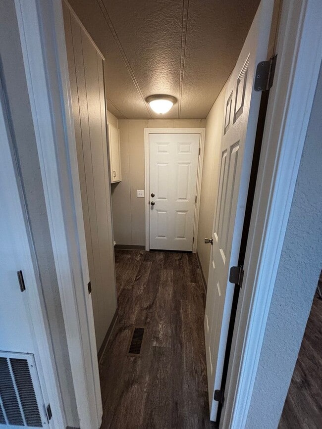 Foto del edificio - 2bed 2bath Remodeled Unit in Kent