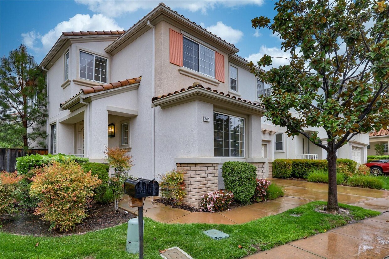 Primary Photo - Cupertino Home for Rent!