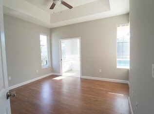 Foto principal - 2910 Sunset Lakes Blvd