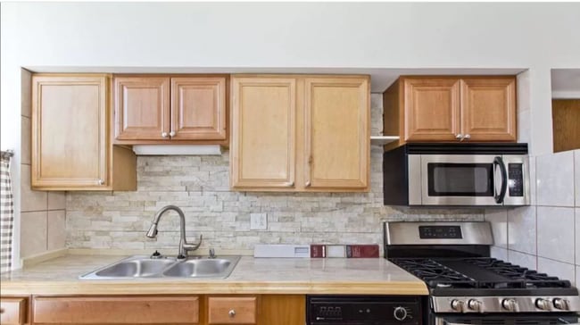 Photo - 1368 W Evergreen Ave Apartment