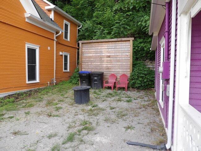 Building Photo - 609 Taylor Ave