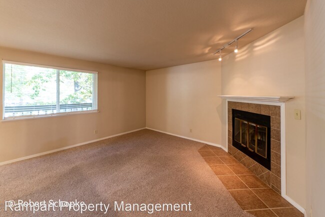 Building Photo - 2 br, 2 bath House - 3761 South Gekeler #178