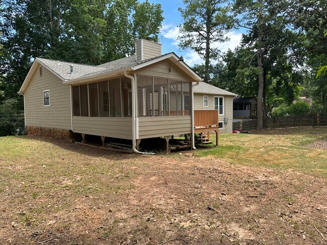 Foto del edificio - 147 W Putnam Ferry Rd